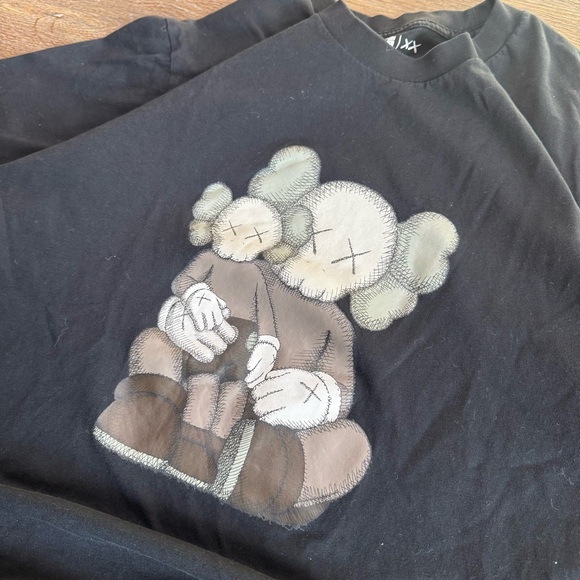 Men’s KAWS T shirt - Picture 2 of 5